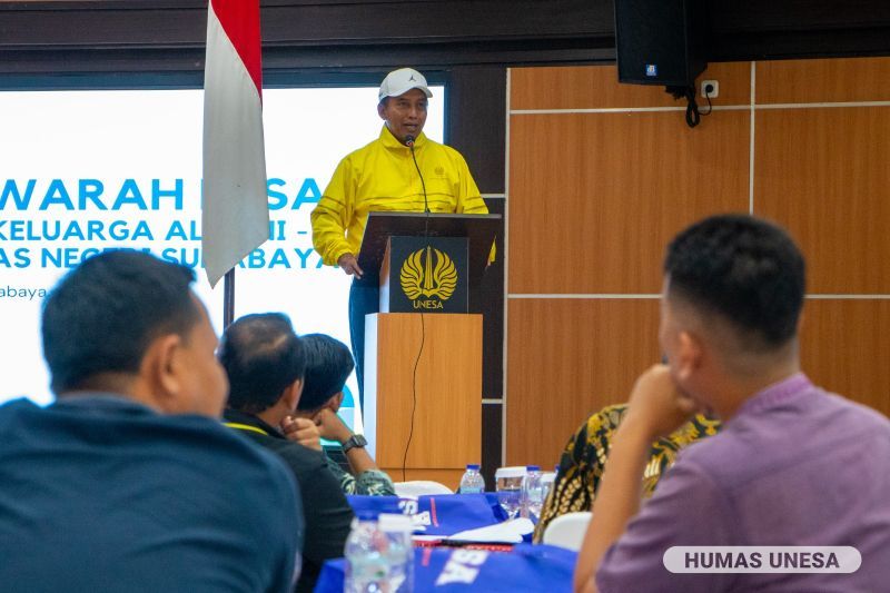 Rektor Unesa Cak Hasan membuka Musyawarah Pusat IKA UNESA