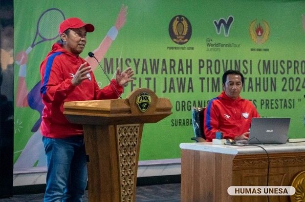 Pelepasan dan breafing pemain yang dipimpin langsung Dekan FIKK Dwi Cahyo Kartiko, dan Coach David Agus Prianto, sebelum Unesa FC turun berlaga.