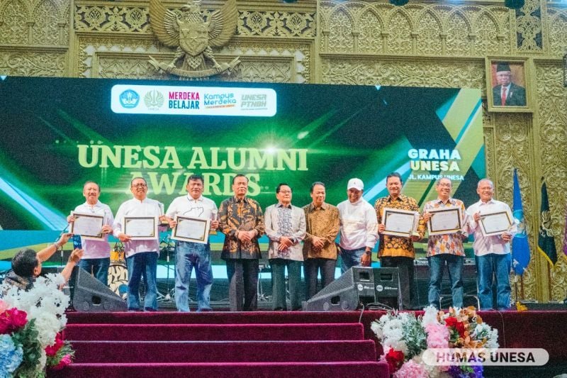 Penerimaan Apresiasi kepada Alumni