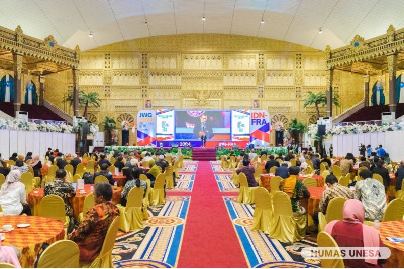 Penutupan Joint Working Group (JWG) ke-13 Indonesia-Prancis di GRAHA UNESA.