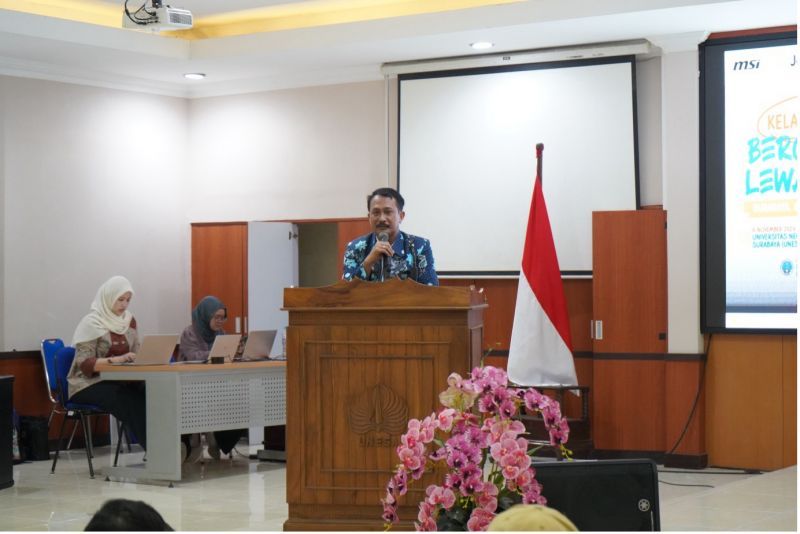 Wakil Dekan 1 Fisipol menekankan pentingnya kegiatan ini bagi mahasiswa.