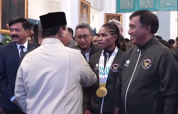 Presiden Prabowo Subianto menyampaikan terima kasih kepada Cak Hasan baik sebagai rektor kampus ‘Rumah Para Juara’ maupun sebagai tokoh pembina olahraga tanah air. 