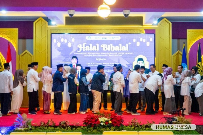 Suasana halalbihalal di Fakultas Ilmu Pendidikan (FIP) Unesa.