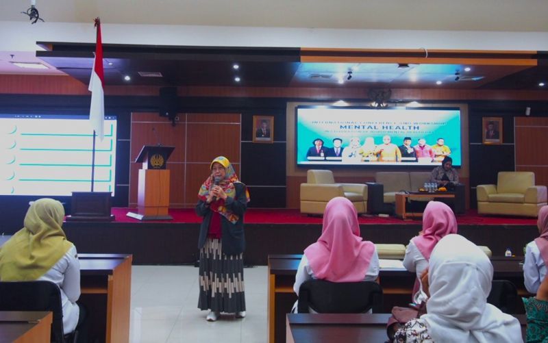 Kesehatan mental bisa disebabkan banyak faktor, salah satunya tekanan lingkungan sekitar dan penyalahgunaan narkoba.