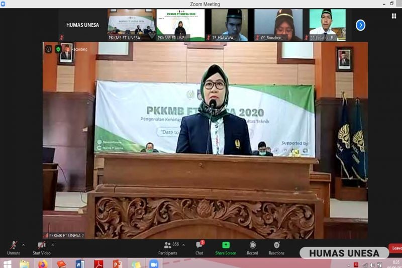 Gubernur Jawa Timur Sapa Mahasiswa Baru di PKKMB FT Unesa