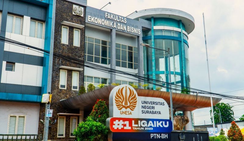 Gedung Fakultas Ekonomika dan Bisnis (FEB) Unesa Kampus 1 Ketintang, yang digunakan sebagai lokasi tes UTBK.
