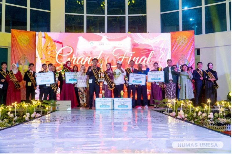 Pemenang utama dan masing-masing kategori putra-putri UNESA Kampus 5 Magetan bersama jajaran pimpinan kampus ‘Rumah Para Juara’.
