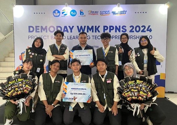 Tim Gemara mendapatkan penghargaan dalam Demoday PMK PPNS tahun 2024.