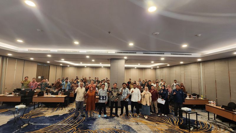 Pimpinan dan jajaran tim direktorat, subdirektorat terkait bersama tim pengelola website fakultas dan prodi ikuti Workshop Sharing Knowledge Penggunaan Website.