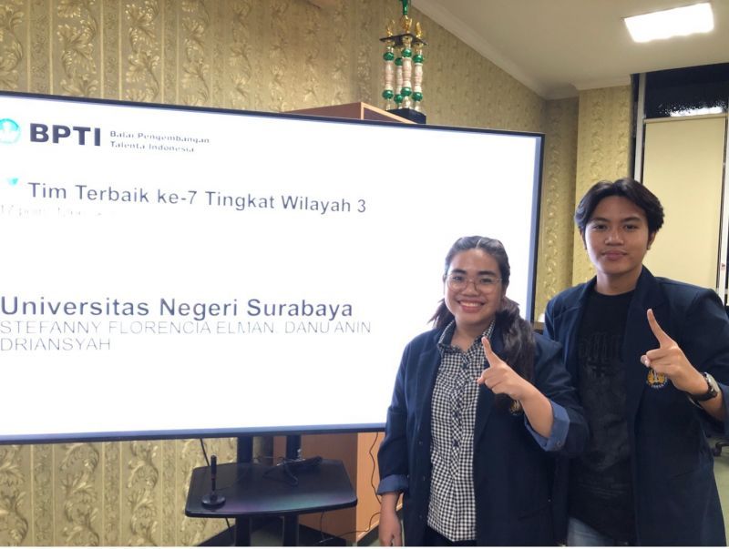 Dua mahasiswa UNESA mewakili Jawa Timur berkompetisi debat di tingkat nasional. 