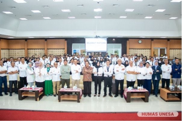 Pimpinan Unesa bersama DTN baru kampus berjuluk ‘Rumah Para Juara.’