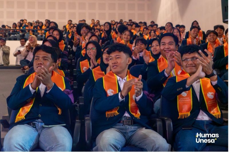 PKKMB Unesa Jadi Titik Awal Pembentukan Generasi Muda Adaptif dan Kolaboratif di Era Disrupsi Teknologi