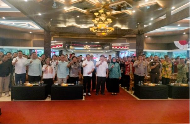 Belajar dan Berkontribusi Bersama Masyarakat, 561 Mahasiswa Unesa Jalani KKNT di Nganjuk, Bupati: Energi Baru Perkembangan Desa