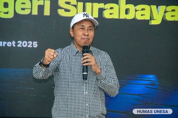 Wakil Rektor IV Unesa, Dwi Cahyo Kartiko menekankan, logo baru tersebut harus menjadi semangat baru dalam meningkatkan kualitas layanan, akses, dan dampak, tidak hanya kepada civitas tetapi juga masyarakat seperti siswa dan guru.