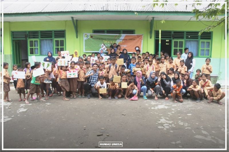 Keluarga Besar Mahasiswa Sampang KBMS Turut Andil Mencerdaskan Siswa ke Daerah Pelosok