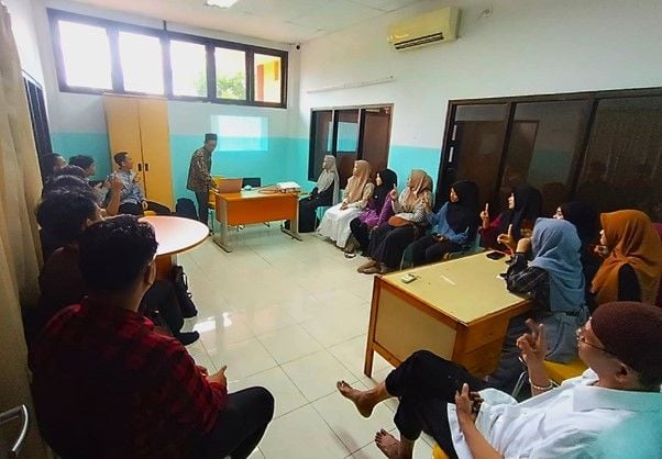 Suasana kegiatan Ngaji Bahasa Isyarat yang diikuti mahasiswa, volunteer dan teman-teman tuli UNESA di ULABK