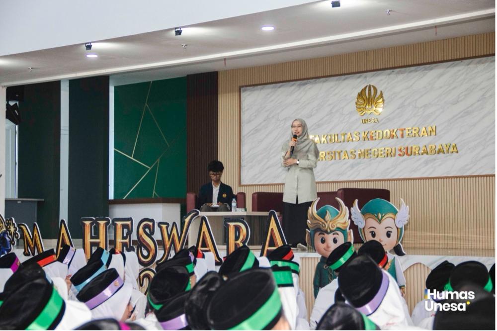 PKKMB FK Unesa Tak Sekadar Kenalkan Kampus, Mahasiswa Baru Diajak Bangun Jejaring, Kepedulian, dan Kepemimpinan