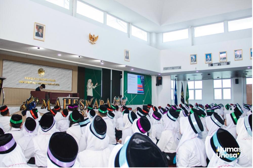 PKKMB FK Unesa Tak Sekadar Kenalkan Kampus, Mahasiswa Baru Diajak Bangun Jejaring, Kepedulian, dan Kepemimpinan