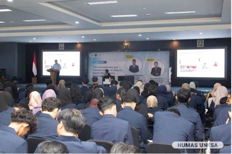 Kuliah tamu internasional dihadiri mahasiswa berbagai program studi selingukng FIKK Unesa.