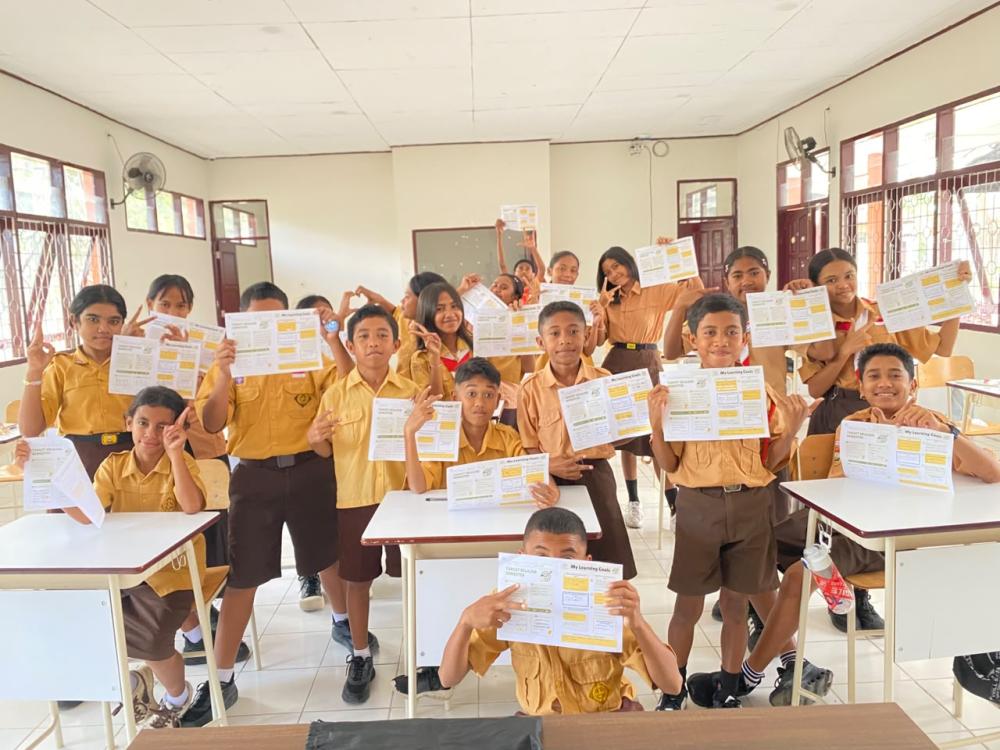 Program Sekolah Nasional Terintegrasi: Unesa Tingkatkan Mutu Pembelajaran di Kupang dan Tidore