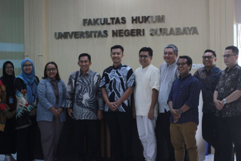 Tim pakar hukum UNESA bersama tim Badan Keahlian DPR-RI bahas naskah akademik RUU Pelayaran