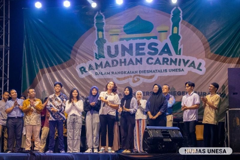 Mutiara Cantik Harsanto dan peraih golden ticket lainnya membacakan pakta integritas dan menyampaikan kesan-pesan di hadapan pimpinan dan ratusan pengunjung Ramadan Carnival.